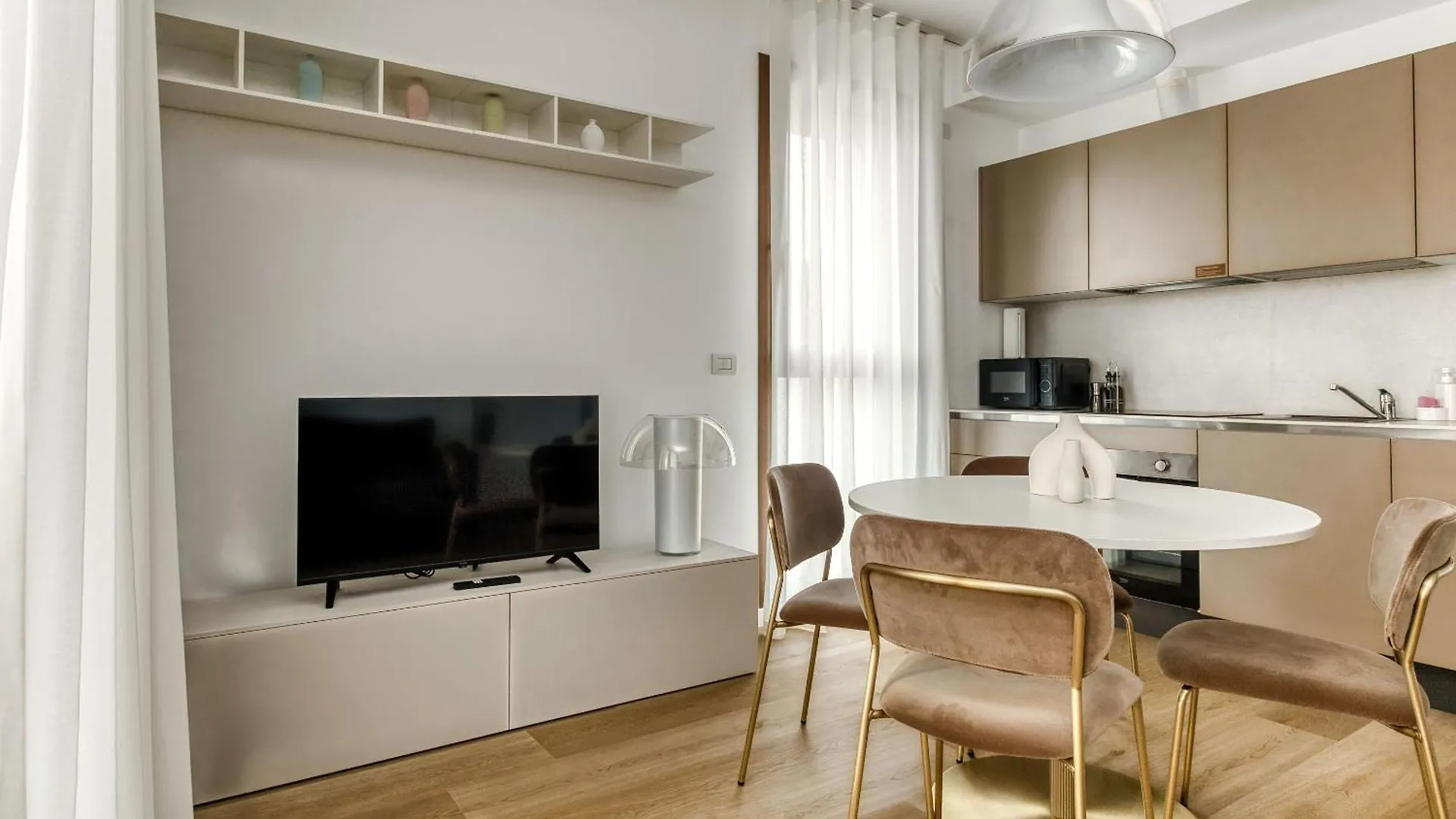 Limehome Milan Park Towers 0*,