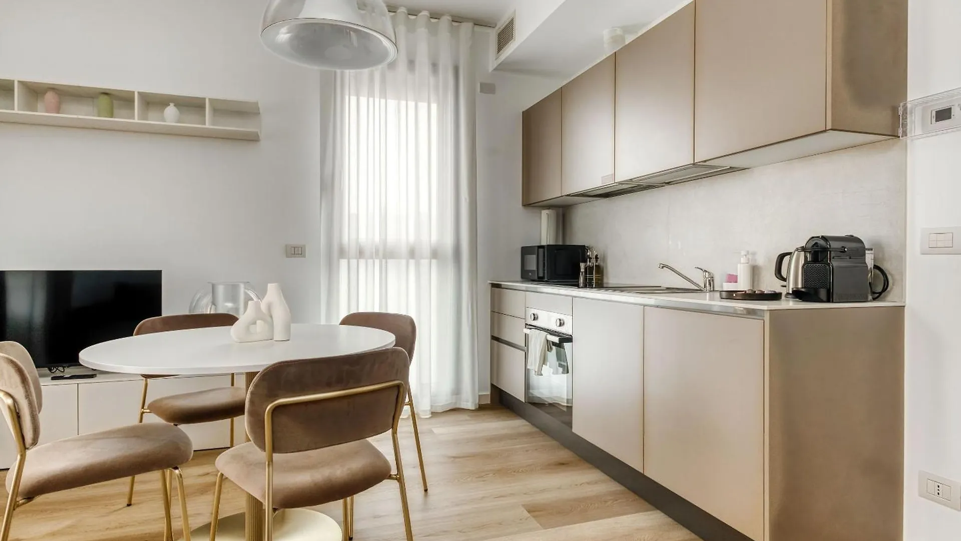 Apartment Limehome Milan Park Towers Italy