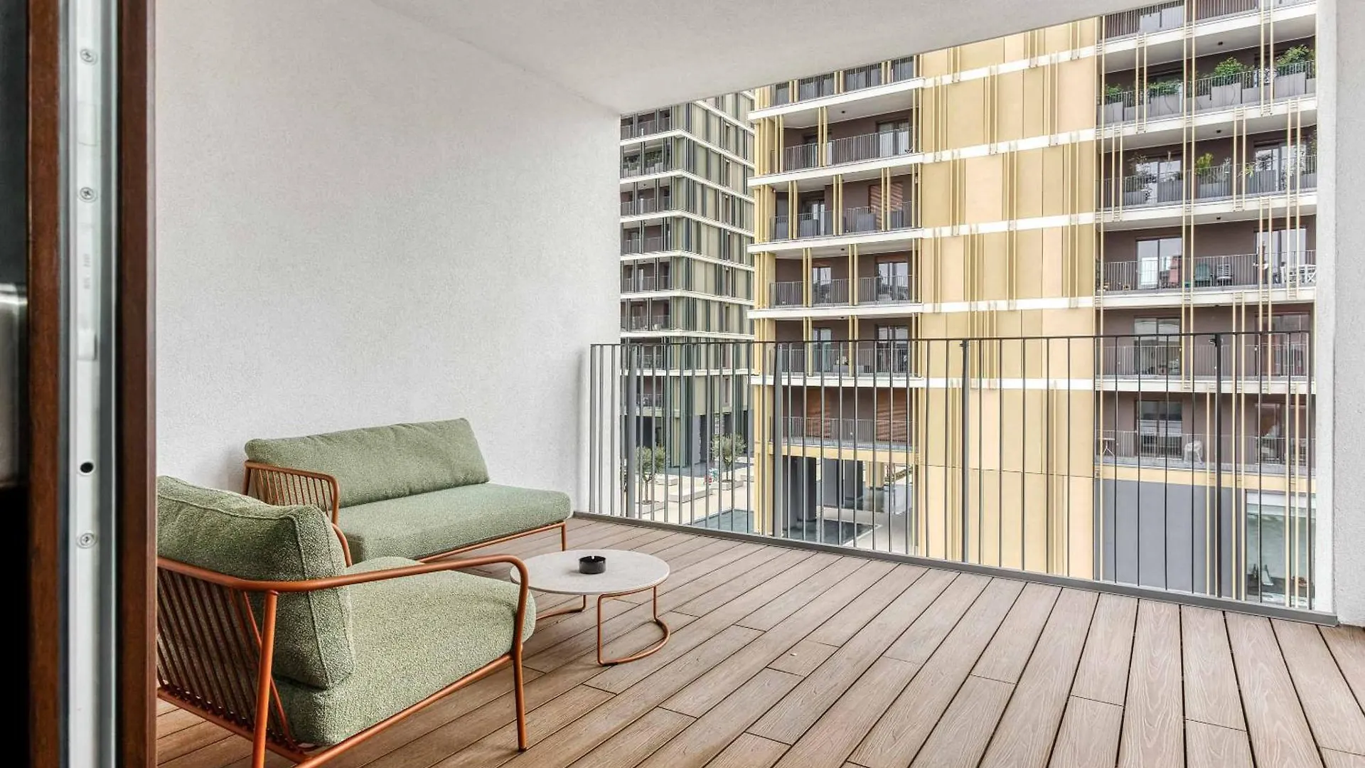 Limehome Milan Park Towers Italy